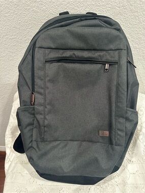 Case Logic Dark Gray computer Backpack - academia 15 in